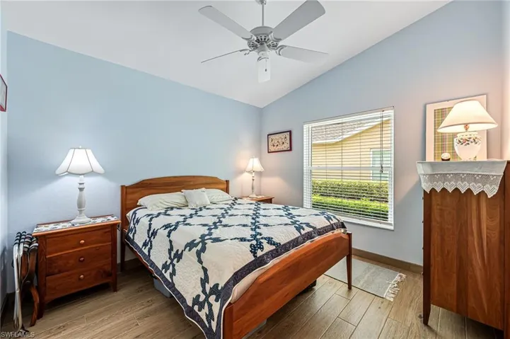 5696  Greenwood  CIR, Naples, FL 34112