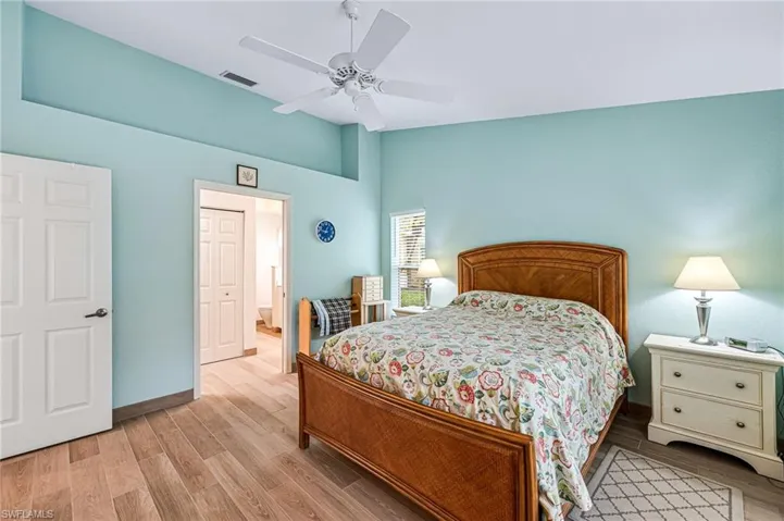 5696  Greenwood  CIR, Naples, FL 34112
