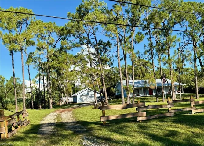 24376  Cock Robin  LN, Bonita Springs, FL 34135