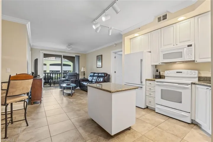 2825 Palm Beach Blvd 203, Fort Myers, Florida 33916