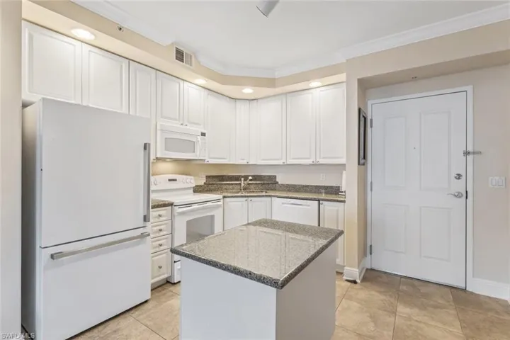 2825 Palm Beach Blvd 203, Fort Myers, Florida 33916