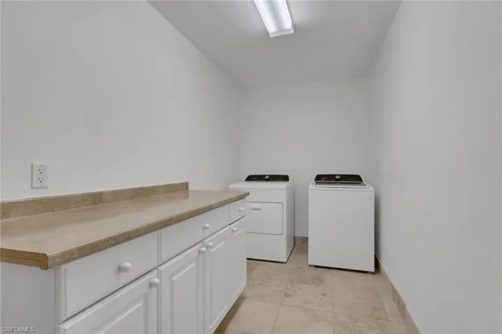 1330 11th St Sw, Naples, Florida 34117