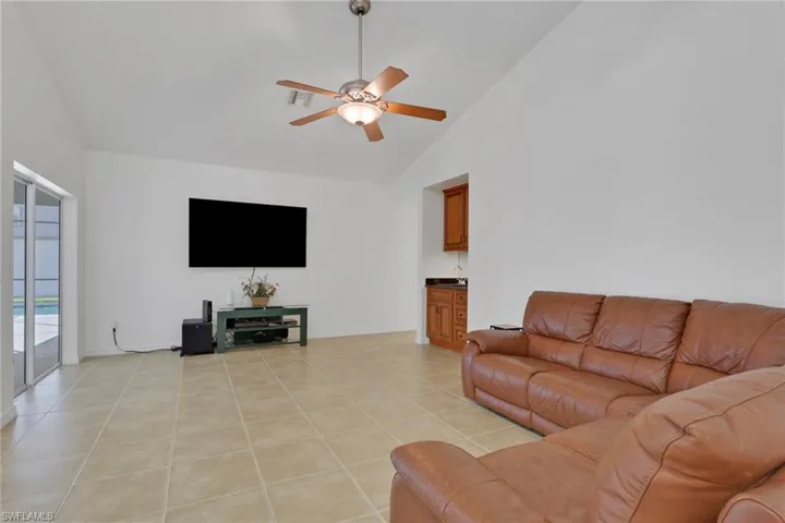 1330 11th St Sw, Naples, Florida 34117