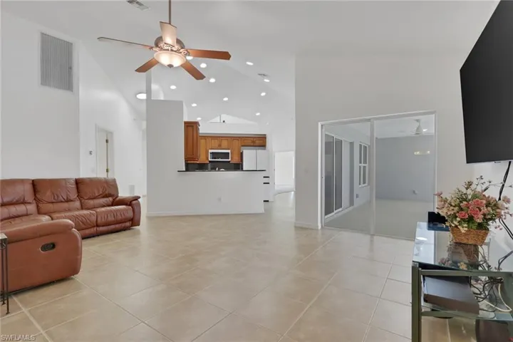 1330 11th St Sw, Naples, Florida 34117