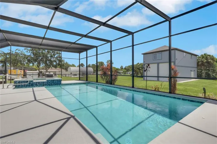 1330 11th St Sw, Naples, Florida 34117