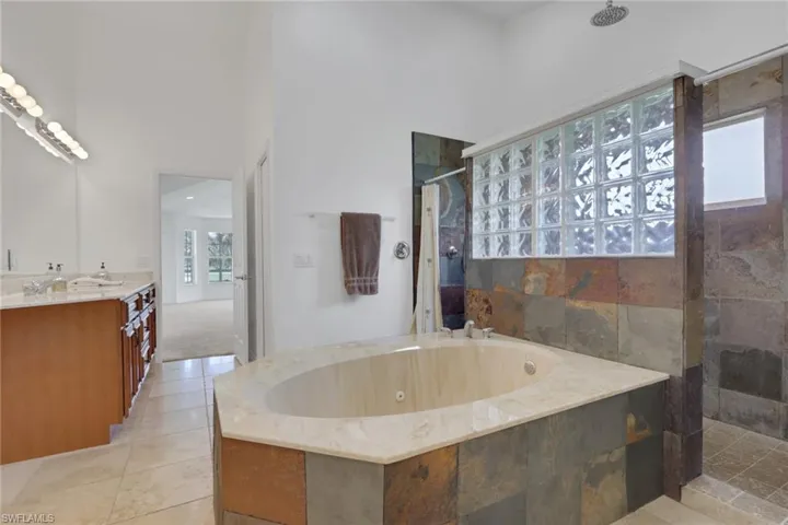 1330 11th St Sw, Naples, Florida 34117