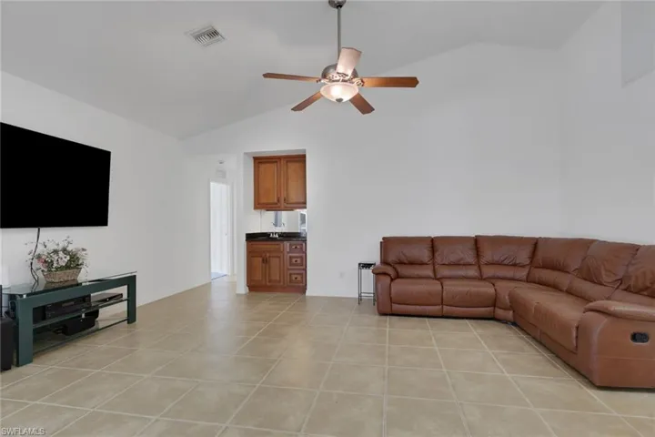 1330 11th St Sw, Naples, Florida 34117