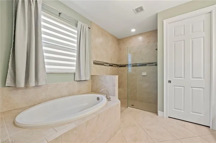 14351  Tuscany Pointe  TRL, Naples, FL 34120