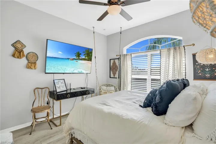 Upstairs Bedroom 1