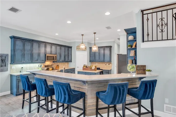 Large Breakfast Bar