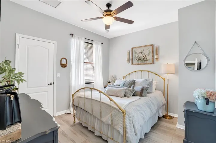 Upstairs Bedroom 2
