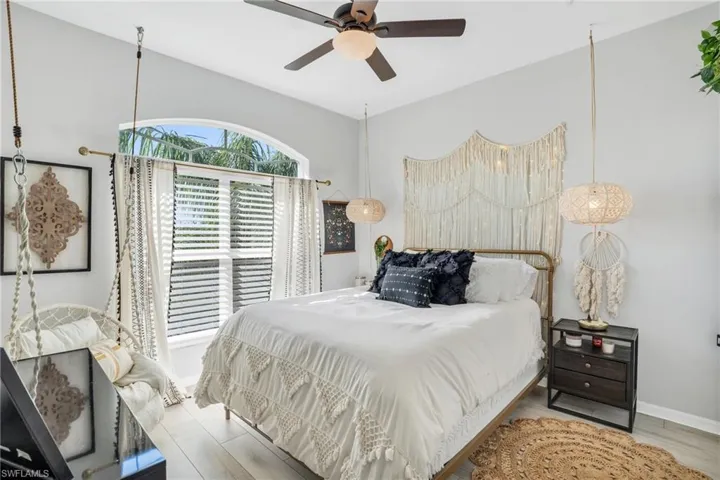 Upstairs Bedroom 1