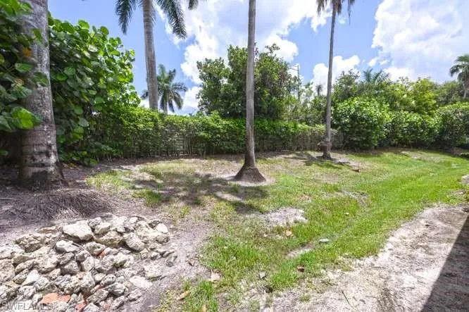 1660 Royal Cir 101, Naples, Florida 34112