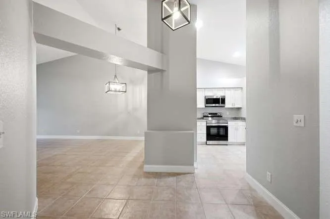 1660 Royal Cir 101, Naples, Florida 34112