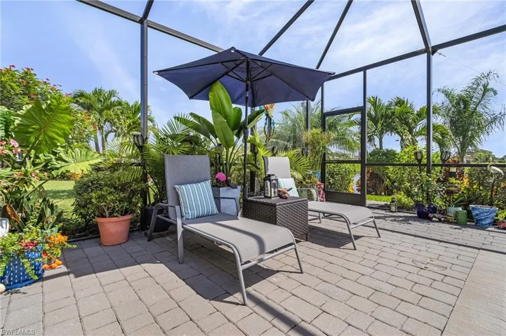 View of patio / terrace with glass enclosure