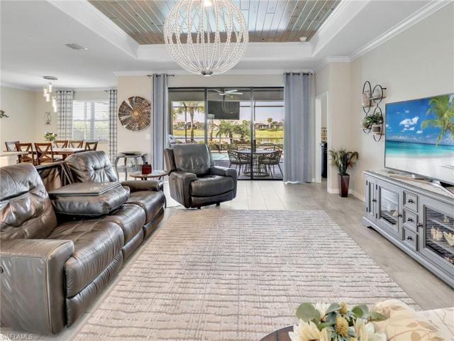 Living Room to Lanai