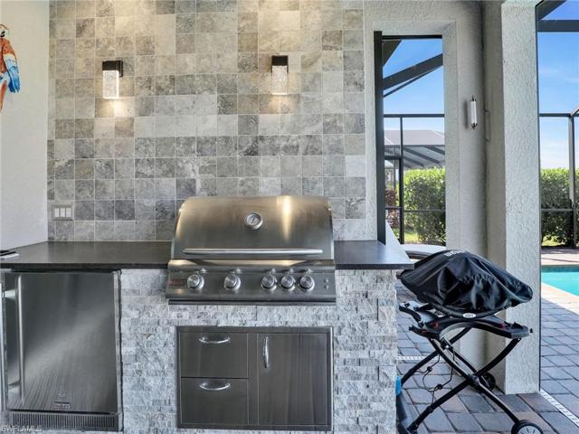 Outdoor Kitchen