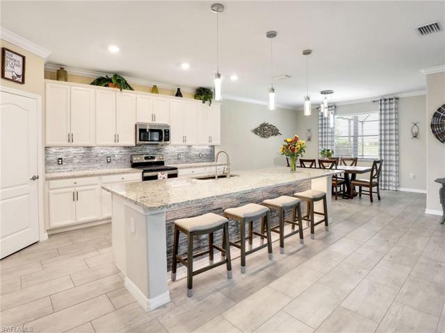 Kitchen / Dining