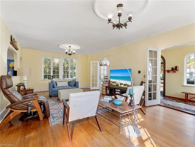 1324  Rio Vista  AVE, Fort Myers, FL 33901