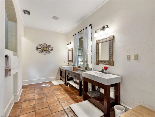 1324  Rio Vista  AVE, Fort Myers, FL 33901