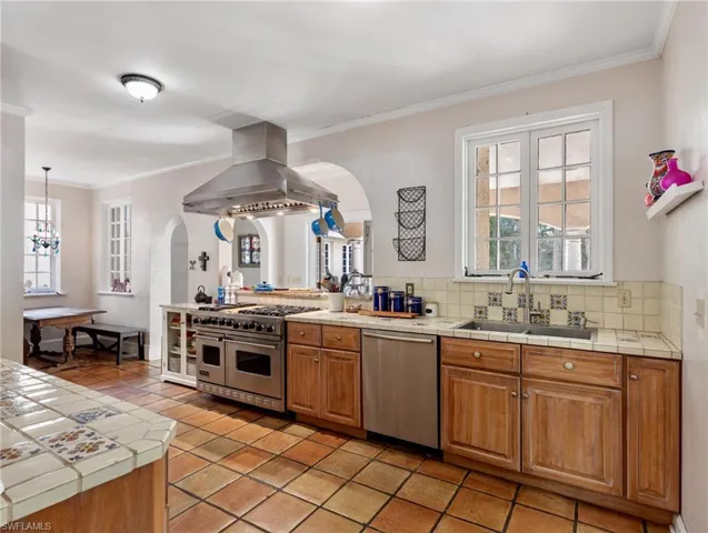 1324  Rio Vista  AVE, Fort Myers, FL 33901