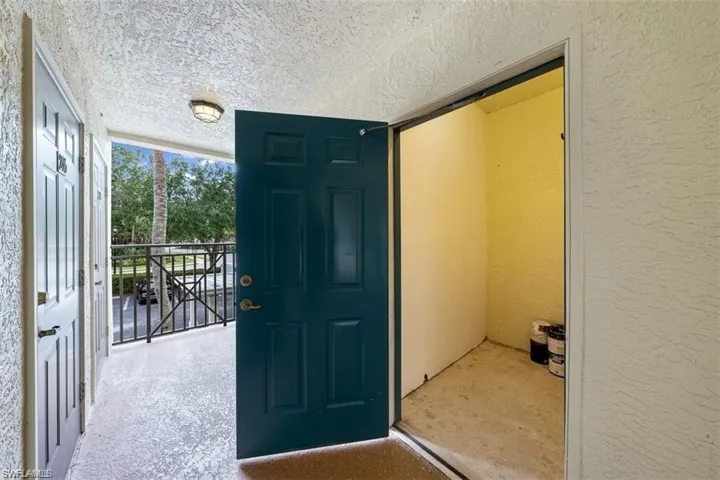 1878  Tarpon Bay S DR, Naples, FL 34119