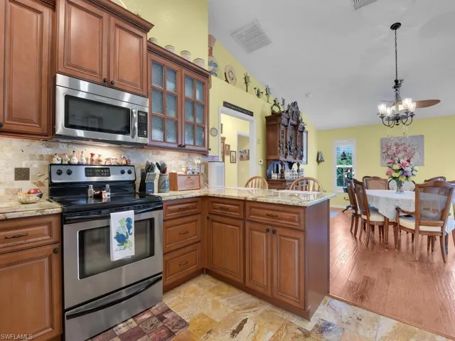 4304 Ne 23rd Pl, Cape Coral Fl 33909