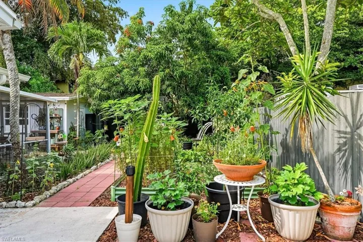 3880 Estey Ave, Naples, Florida 34104