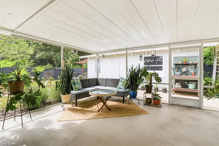 3880 Estey Ave, Naples, Florida 34104
