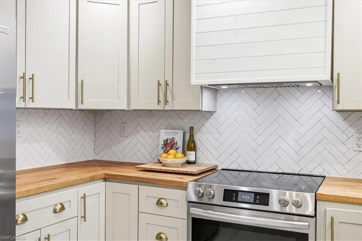 3880 Estey Ave, Naples, Florida 34104