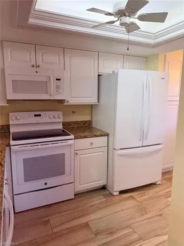290 Naples Cove Dr 2402, Naples, Florida 34110