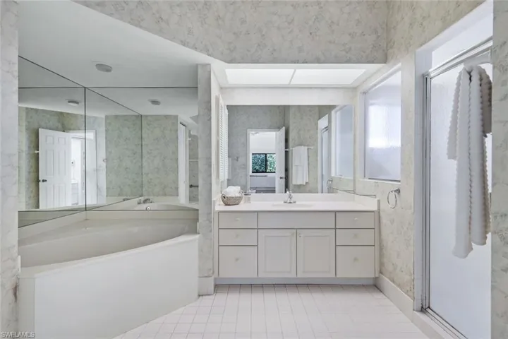 16540 Heron Coach Way 406, Fort Myers, Florida 33908