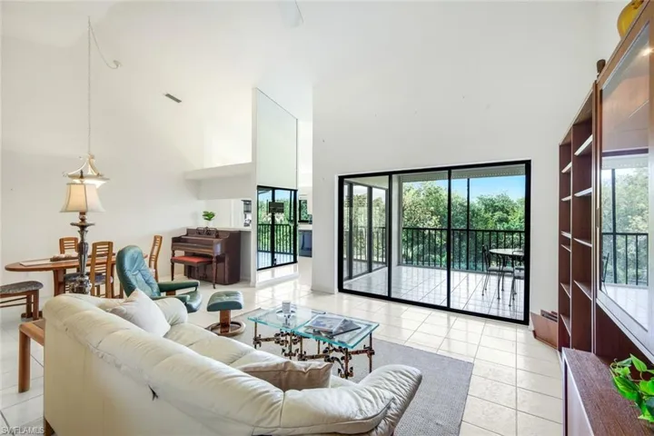 16540 Heron Coach Way 406, Fort Myers, Florida 33908