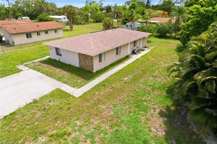 2237 Iris Way, Fort Myers, Florida 33905