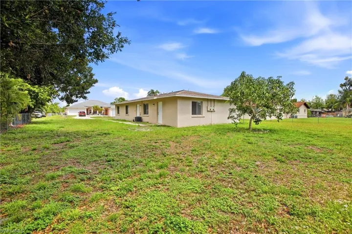 2237 Iris Way, Fort Myers, Florida 33905