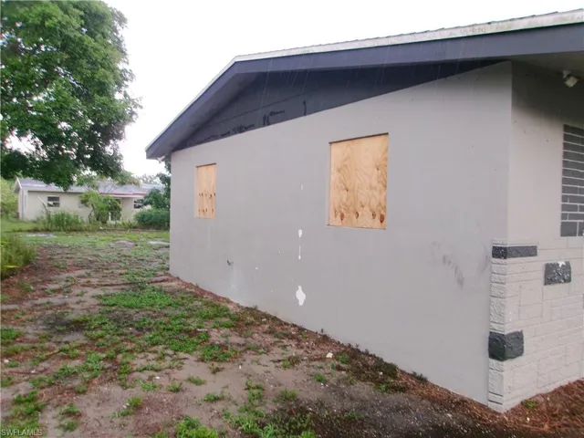 1775 N Markley Ct, Fort Myers, Florida 33916