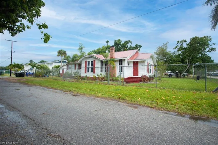 1147  Rose  AVE, Fort Myers, FL 33916
