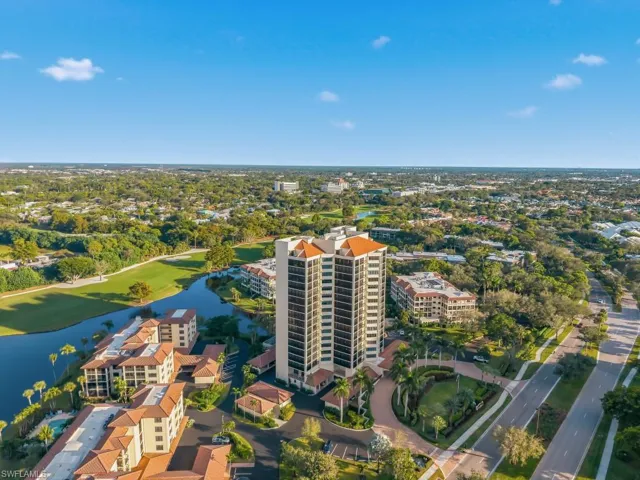 Chateaumere community