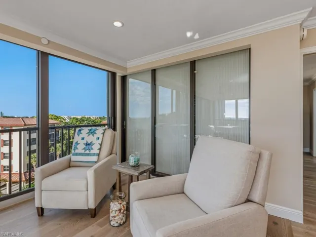 Enclosed lanai
