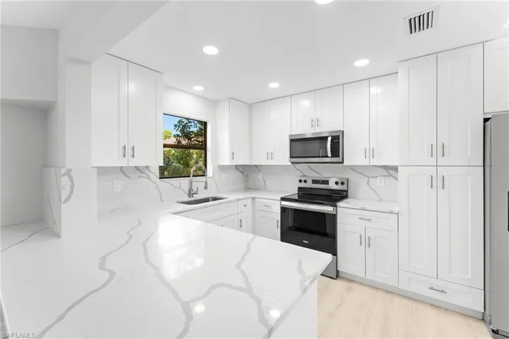 11232  San Sebastian  LN, Bonita Springs, FL 34135