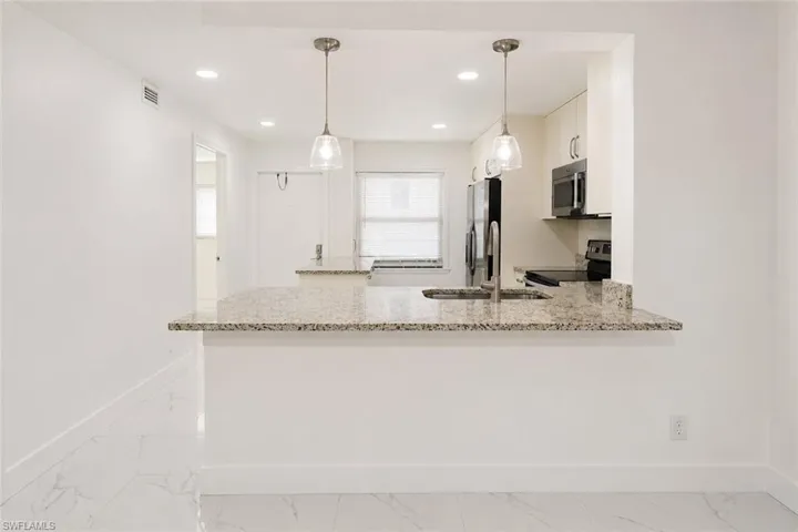 2504 Se 16th Pl 104, Cape Coral, Florida 33904