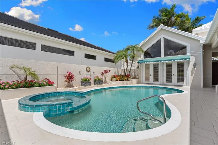 the sun is always shinning on this pool.