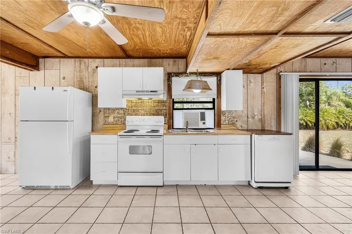 8677 Whispering Pines Dr, St. James City, Florida 33956