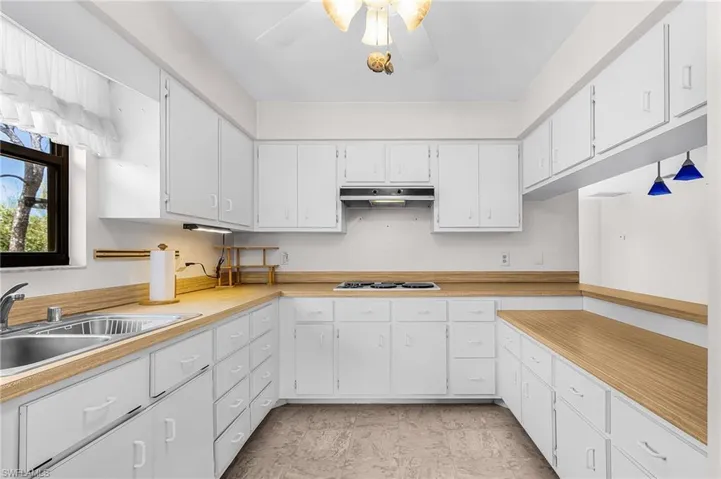 8677 Whispering Pines Dr, St. James City, Florida 33956