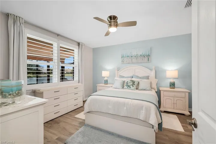 14815  Edgewater  CIR, Naples, FL 34114