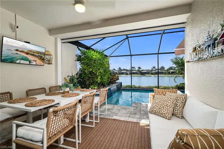 14815  Edgewater  CIR, Naples, FL 34114
