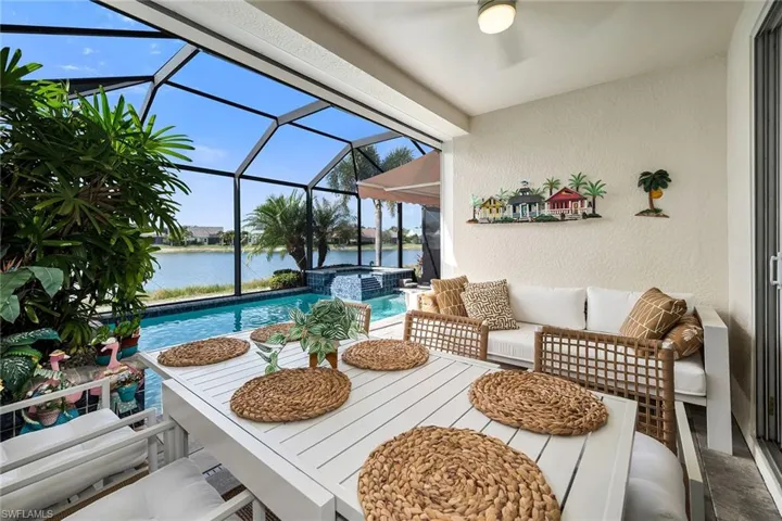 14815  Edgewater  CIR, Naples, FL 34114