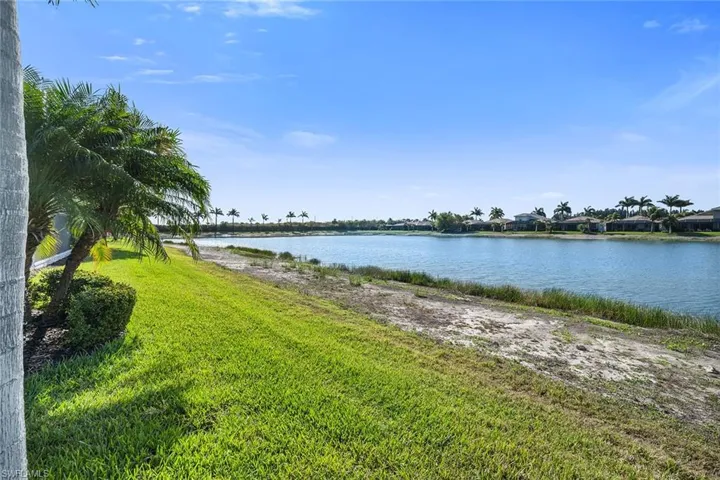 14815  Edgewater  CIR, Naples, FL 34114