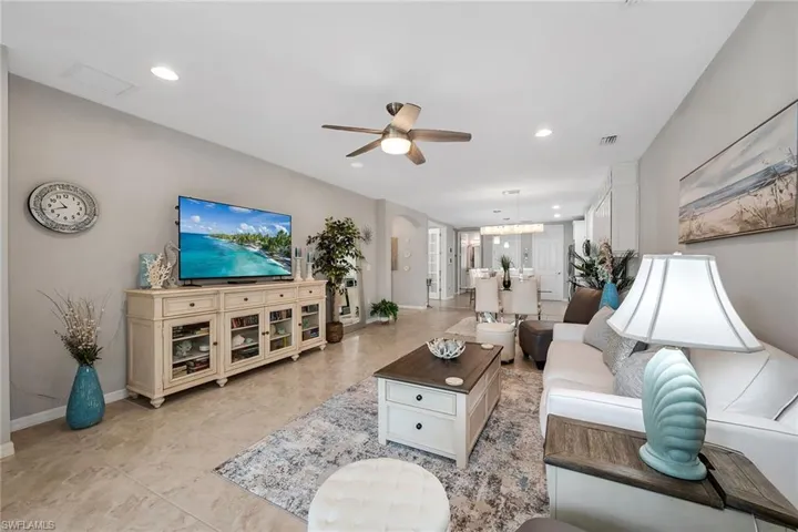 14815  Edgewater  CIR, Naples, FL 34114