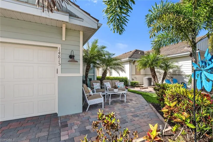 14815  Edgewater  CIR, Naples, FL 34114